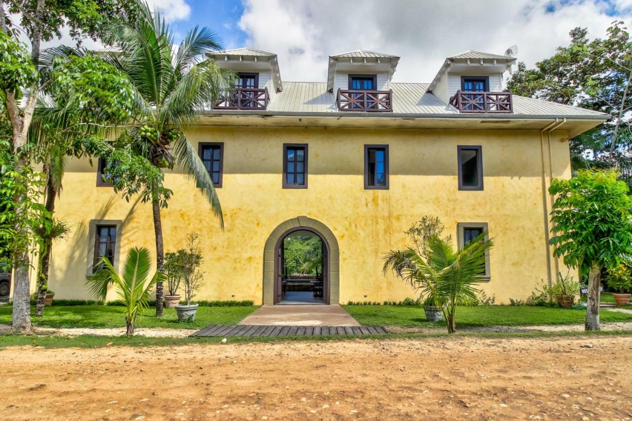 Mahogany Hall San Ignacio Exteriör bild